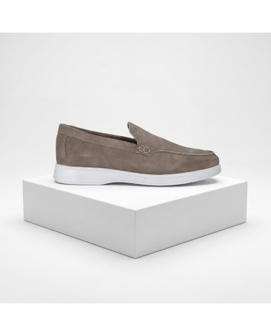 Cravate.tn | Mocassin en cuir nubuck grège sans lacets