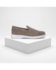 Cravate.tn | Mocassin en cuir nubuck grège sans lacets