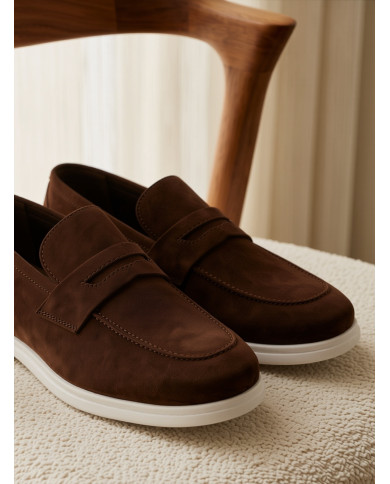 Mocassin college homme en nubuck marron