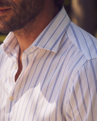 Chemise Col ouvert en coton piqué avec poignet mousqueton - Blanche