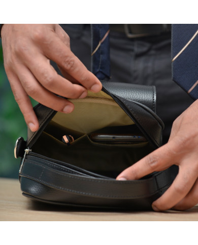 Cravate.tn | Sac de voyage homme avec bandoulière noir grainé izem Cravate.tn | Sac de voyage homme avec bandoulière noir grainé izem