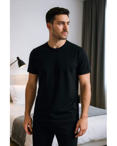T-shirt noir col rond 100% coton T-shirt noir col rond 100% coton