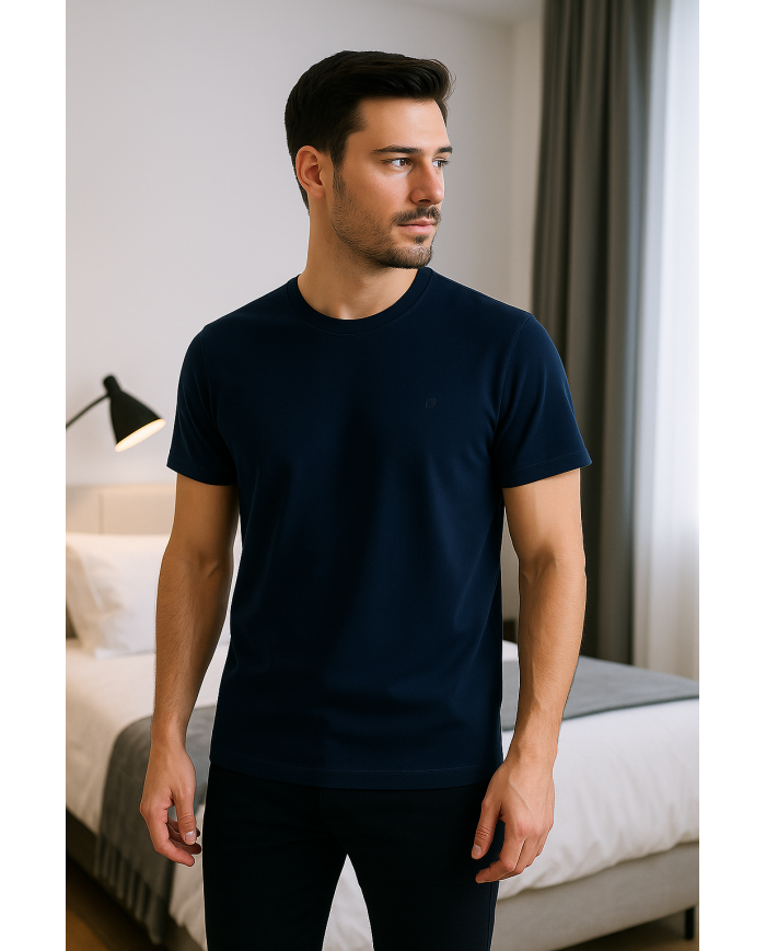 T-shirt bleu marine col rond 100% coton T-shirt bleu marine col rond 100% coton