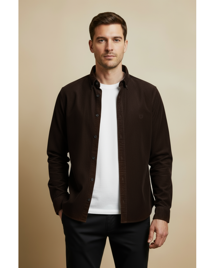 Chemise marron foncé velours avec col boutonnées