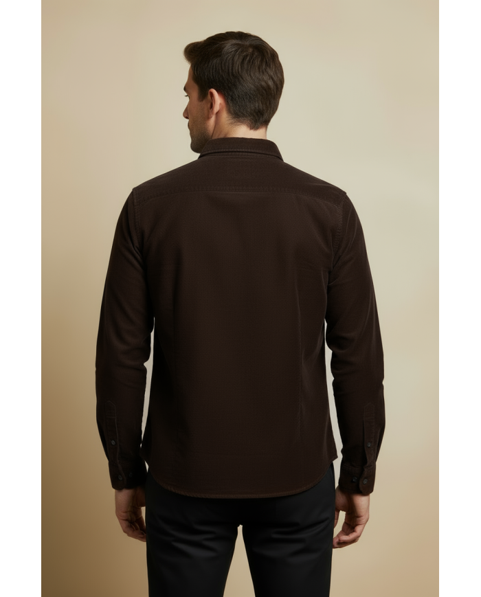 Chemise marron foncé velours avec col boutonnées