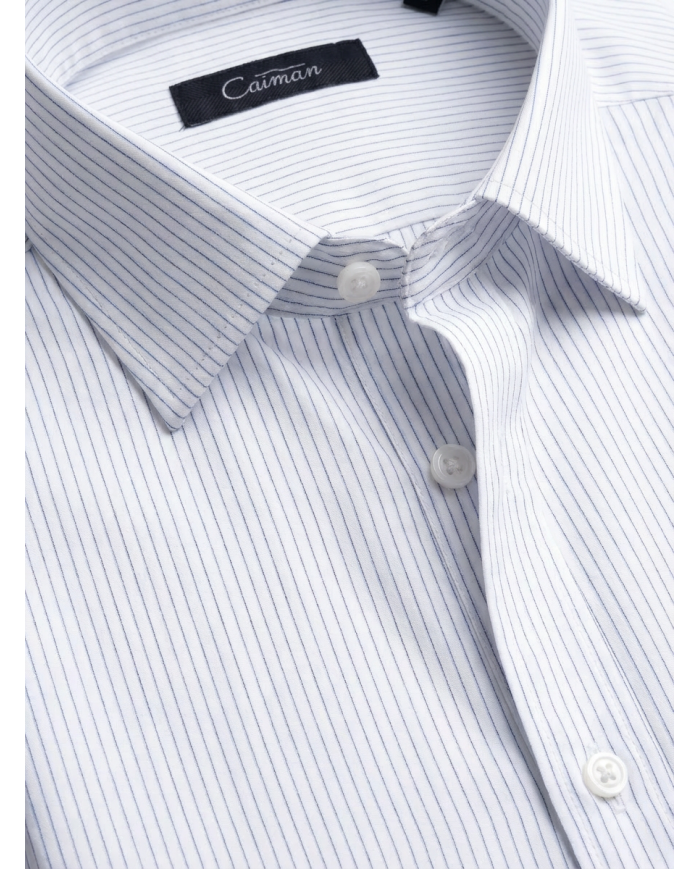 Chemise blanche homme à fines rayures en bleu